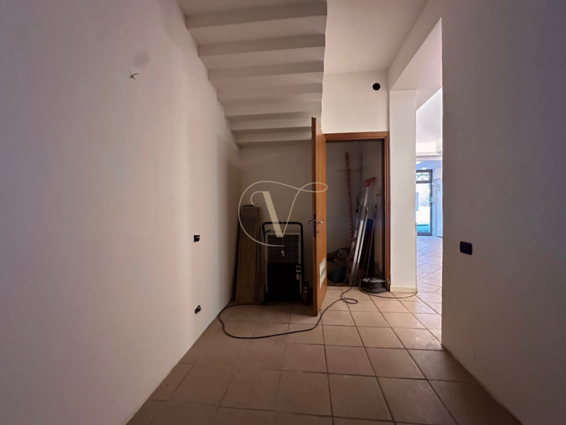 Ti presentiamo un'opportunità unica nel cuore della zona Ospedali di Padova!
Questo delizioso neg...