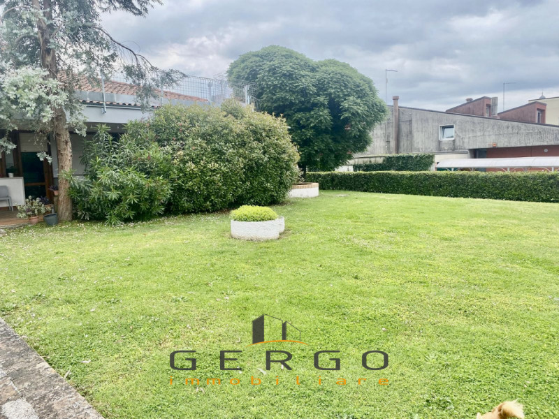 (Per INFO 3316190143) A Fontaniva, in una zona residenziale molto tranquilla, proponiamo in vendi...