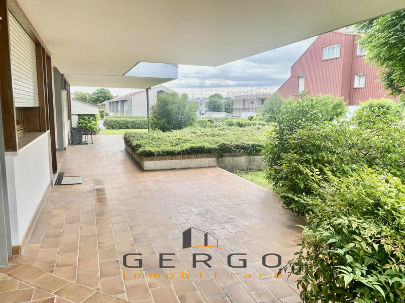 (Per INFO 3316190143) A Fontaniva, in una zona residenziale molto tranquilla, proponiamo in vendi...