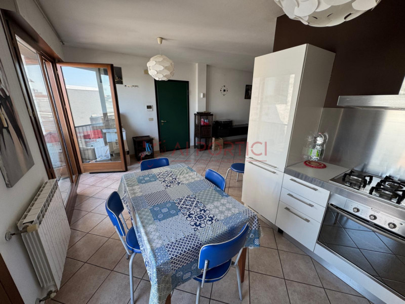 PIOVE DI SACCO centro - APPARTAMENTO arredato con una mansarda vivibile di 50 mq arredato situato...