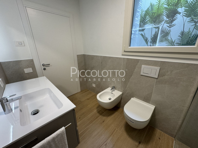 Rif. A5328 - Asolo, splendida abitazione indipendente, recentemente ristrutturata, disponibile in...