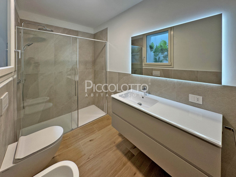 Rif. A5328 - Asolo, splendida abitazione indipendente, recentemente ristrutturata, disponibile in...