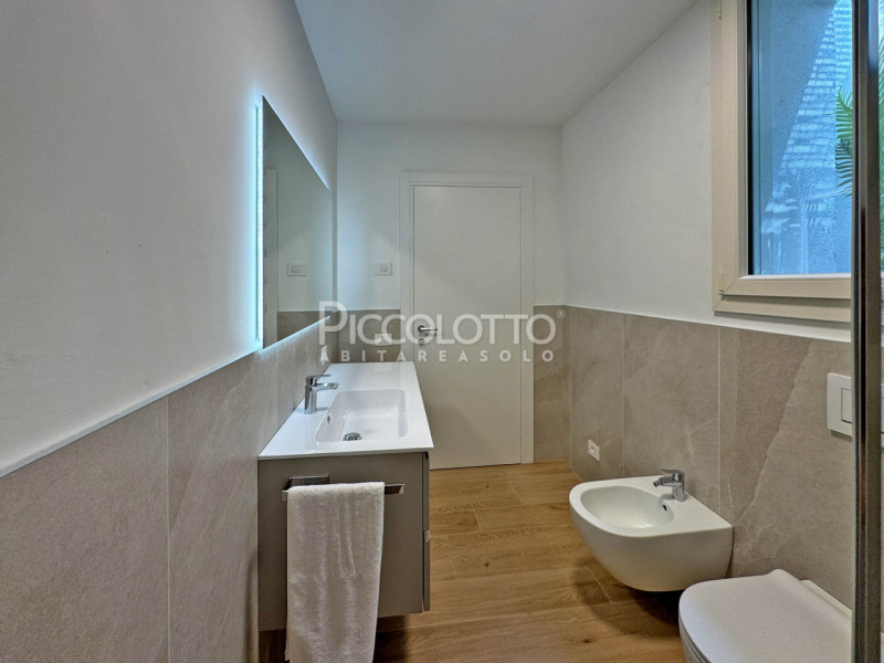 Rif. A5328 - Asolo, splendida abitazione indipendente, recentemente ristrutturata, disponibile in...