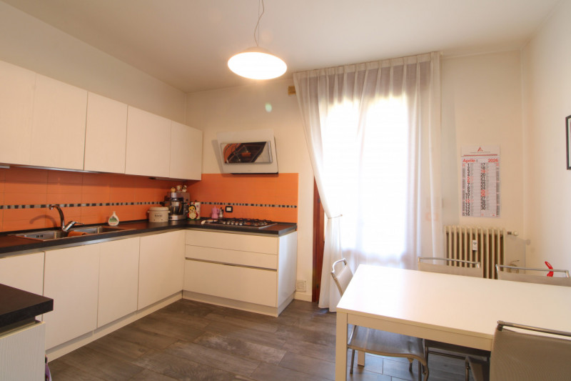 MONSELICE: proponiamo in vendita un luminoso e spazioso appartamento quadrilocale di ben 140 mq s...