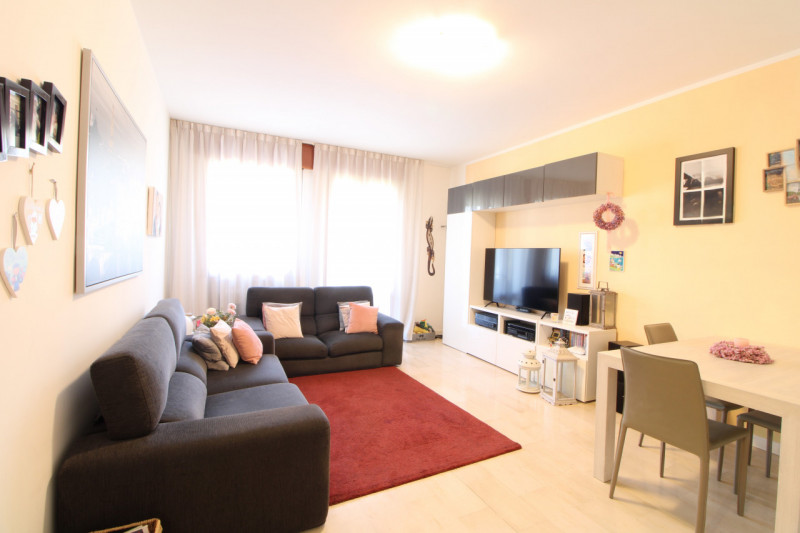 MONSELICE: proponiamo in vendita un luminoso e spazioso appartamento quadrilocale di ben 140 mq s...