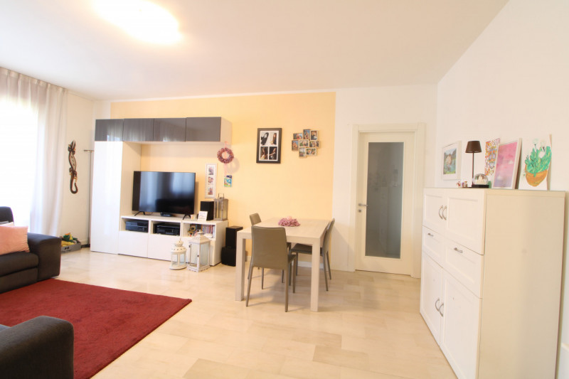 MONSELICE: proponiamo in vendita un luminoso e spazioso appartamento quadrilocale di ben 140 mq s...