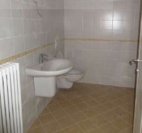 CHIAMPO (VI) PIAZZALE MARIANO RUMOR 12 - Piena proprietà di ufficio al piano primo, in posizione ...