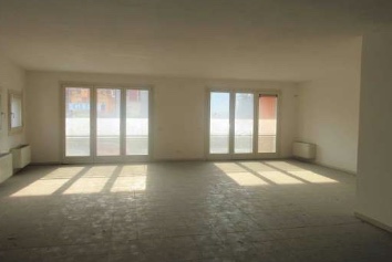 CHIAMPO (VI) PIAZZALE MARIANO RUMOR 12 - Piena proprietà di ufficio al piano primo, in posizione ...