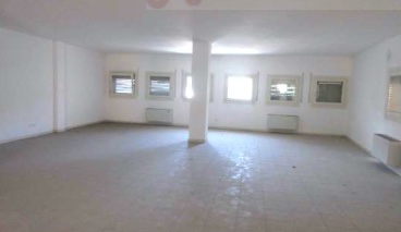 CHIAMPO (VI) PIAZZALE MARIANO RUMOR 12 - Piena proprietà di ufficio al piano secondo, in posizion...