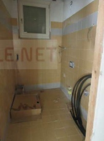 CHIAMPO (VI) PIAZZALE MARIANO RUMOR 20 - Piena proprietà di negozio al piano terra, in posizione ...