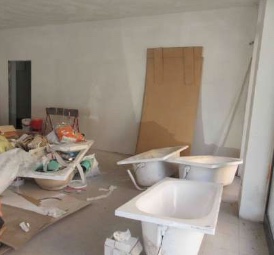 CHIAMPO (VI) PIAZZALE MARIANO RUMOR 33 - Piena proprietà di negozio al piano terra, in posizione ...