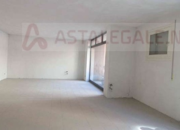 CHIAMPO (VI) PIAZZALE MARIANO RUMOR 18 - Piena proprietà di negozio al piano terra, che affaccia ...