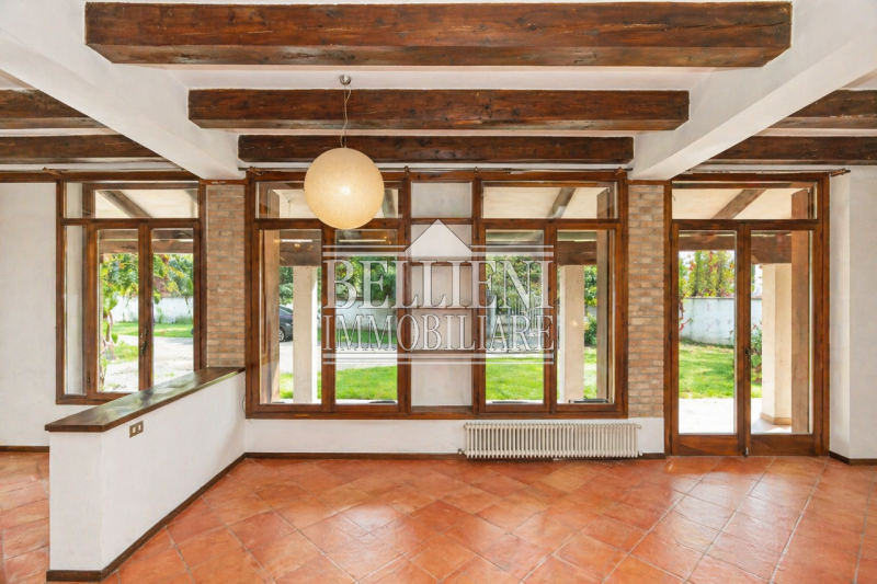 ANCONETTA- Proponiamo in vendita esclusiva villa singola di ampia metratura (circa 250 mq) costru...