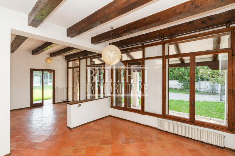 ANCONETTA- Proponiamo in vendita esclusiva villa singola di ampia metratura (circa 250 mq) costru...
