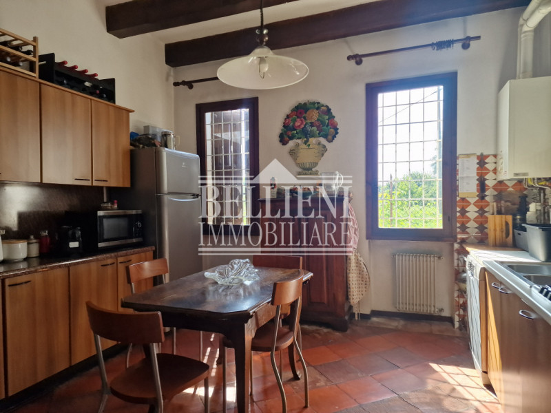 ANCONETTA- Proponiamo in vendita esclusiva villa singola di ampia metratura (circa 250 mq) costru...