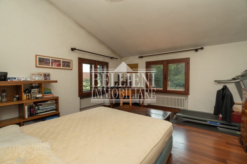 ANCONETTA- Proponiamo in vendita esclusiva villa singola di ampia metratura (circa 250 mq) costru...