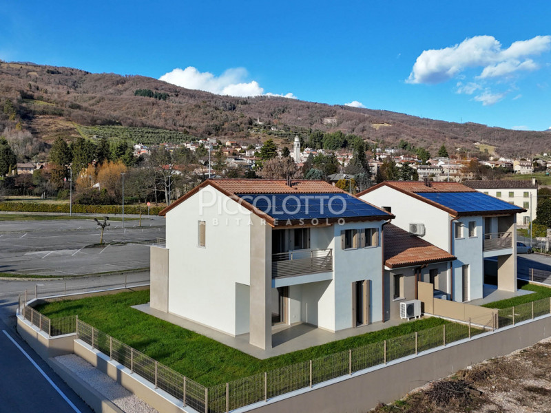 Rif. A5100 - Cavaso del Tomba, nuova villetta bifamiliare ubicata in zona tranquilla a pochi minu...