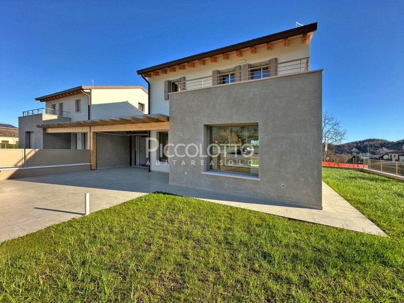 Rif. A5100 - Cavaso del Tomba, nuova villetta bifamiliare ubicata in zona tranquilla a pochi minu...