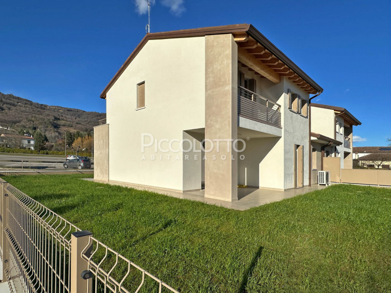 Rif. A5100 - Cavaso del Tomba, nuova villetta bifamiliare ubicata in zona tranquilla a pochi minu...