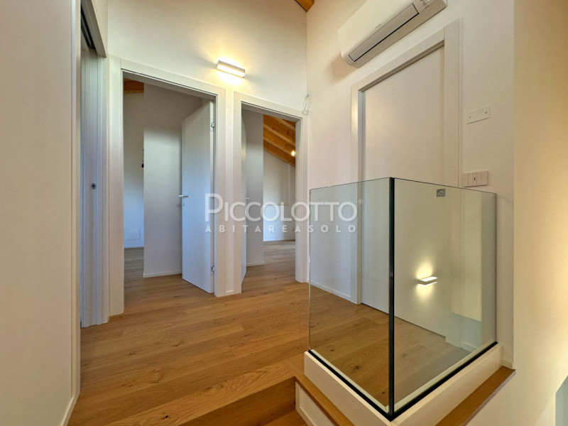 Rif. A5100 - Cavaso del Tomba, nuova villetta bifamiliare ubicata in zona tranquilla a pochi minu...