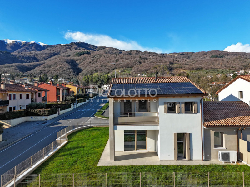 Rif. A5100 - Cavaso del Tomba, nuova villetta bifamiliare ubicata in zona tranquilla a pochi minu...