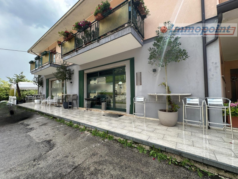 Situato a Crosara di Marostica su una strada di passaggio che conduce all'Altopiano di Asiago, sp...