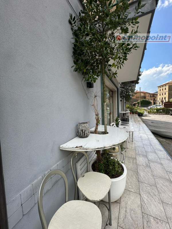 Situato a Crosara di Marostica su una strada di passaggio che conduce all'Altopiano di Asiago, sp...