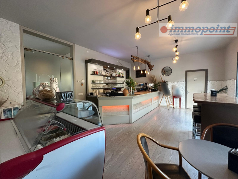 Situato a Crosara di Marostica su una strada di passaggio che conduce all'Altopiano di Asiago, sp...