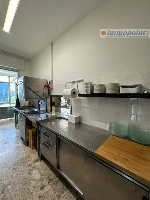 Situato a Crosara di Marostica su una strada di passaggio che conduce all'Altopiano di Asiago, sp...