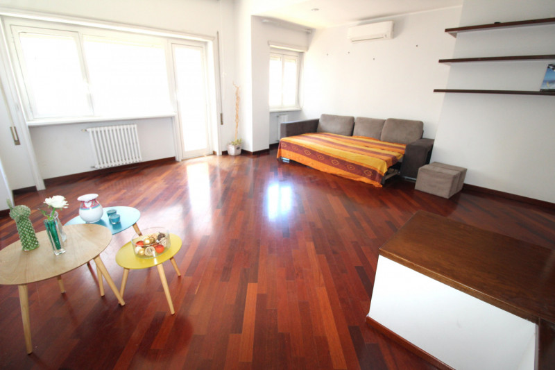 Roma Affitto Appartamento quadrilocale