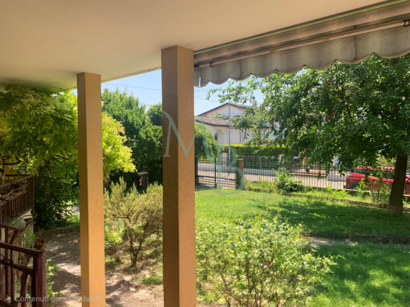 VIGONZA, PERAGA - Immobiliare MB è lieta di presentare questa villa singola su piani sfalsati, in...