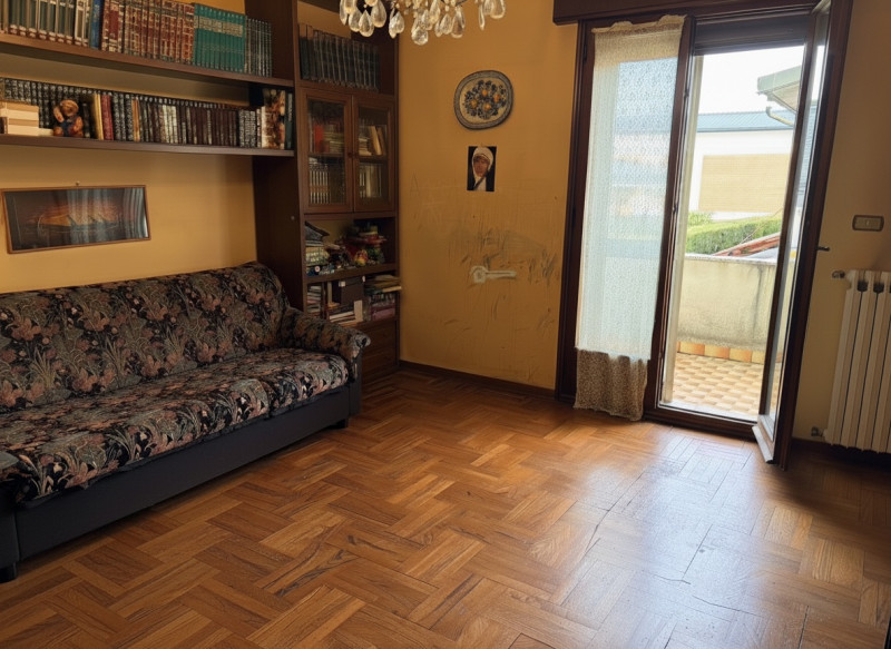 VIGONZA, PERAGA - Immobiliare MB è lieta di presentare questa villa singola su piani sfalsati, in...