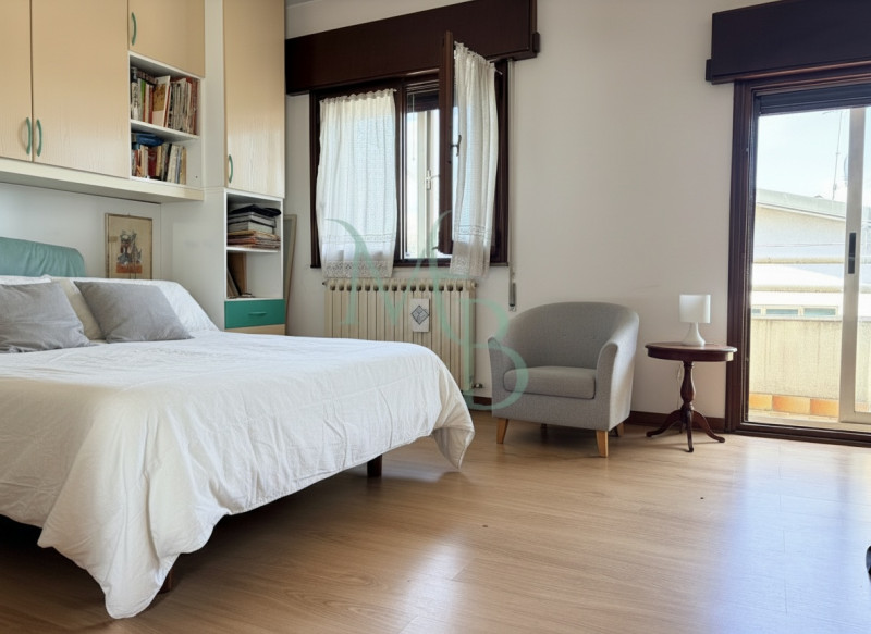 VIGONZA, PERAGA - Immobiliare MB è lieta di presentare questa villa singola su piani sfalsati, in...