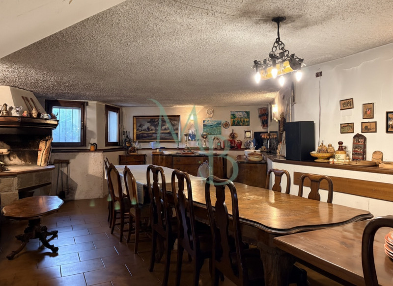 VIGONZA, PERAGA - Immobiliare MB è lieta di presentare questa villa singola su piani sfalsati, in...