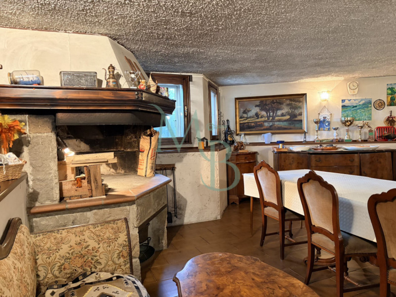 VIGONZA, PERAGA - Immobiliare MB è lieta di presentare questa villa singola su piani sfalsati, in...