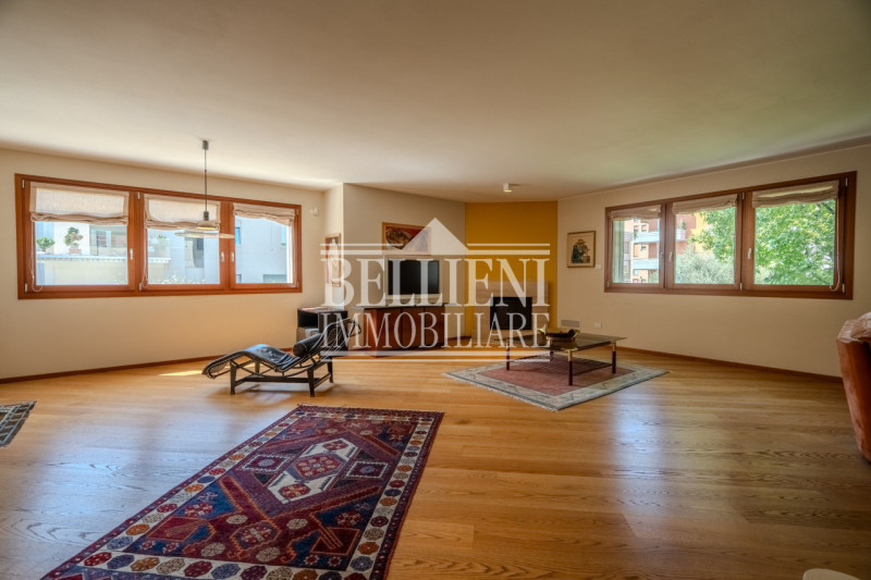 BORGO CASALE- In zona interna e tranquilla a cinque minuti a piedi dal centro storico di Vicenza,...