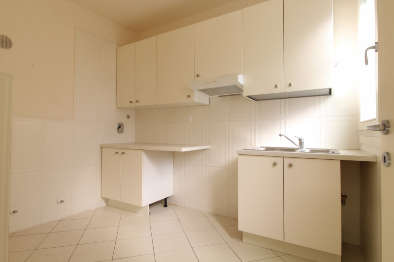 TERRACIELO INDIPENDENTE CON CORTE PRIVATA E POSTO AUTO - RISTRUTTURATO RECENTEMENTE

OTTIMO SIA P...