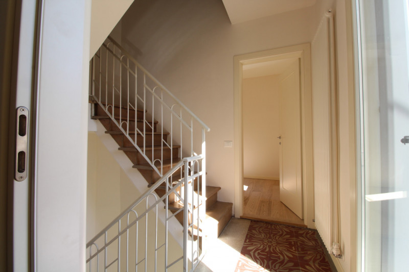 TERRACIELO INDIPENDENTE CON CORTE PRIVATA E POSTO AUTO - RISTRUTTURATO RECENTEMENTE

OTTIMO SIA P...