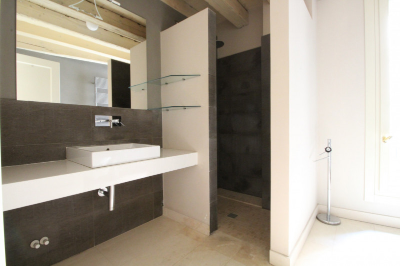 UBICAZIONE E CONTESTO

Nel cuore del centro storico di Vicenza, a pochissimi metri dalla Basilica...