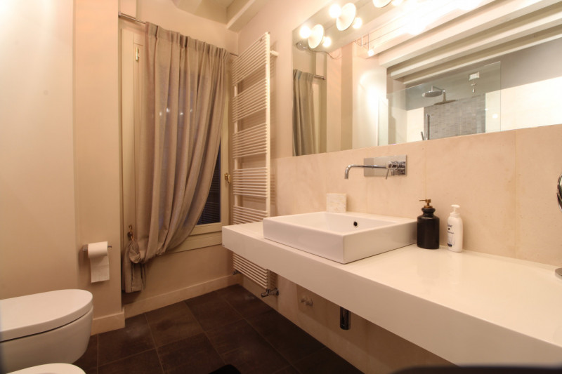 UBICAZIONE E CONTESTO

Nel pieno centro storico di Vicenza, a pochi passi dalla Basilica Palladia...