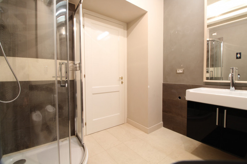 UBICAZIONE E CONTESTO

Nel pieno centro storico di Vicenza, a pochi passi dalla Basilica Palladia...