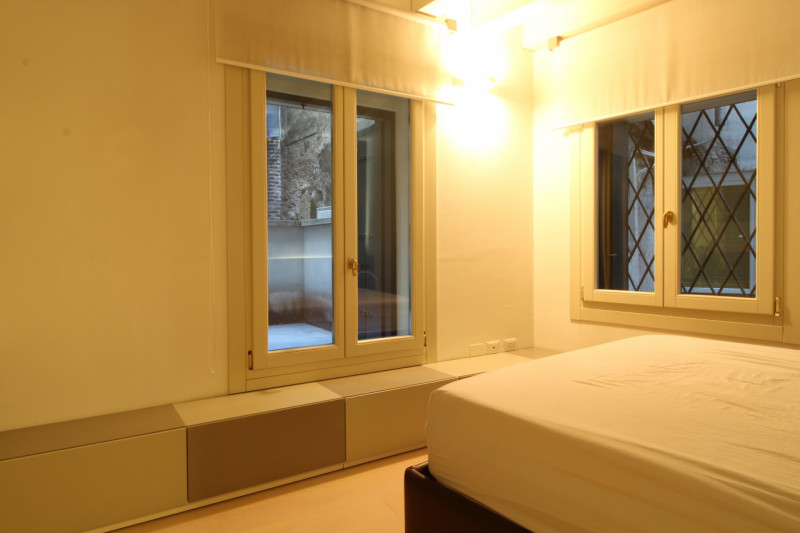 UBICAZIONE E CONTESTO

Nel pieno centro storico di Vicenza, a pochi passi dalla Basilica Palladia...