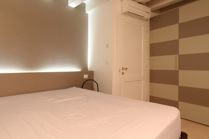 UBICAZIONE E CONTESTO

Nel pieno centro storico di Vicenza, a pochi passi dalla Basilica Palladia...