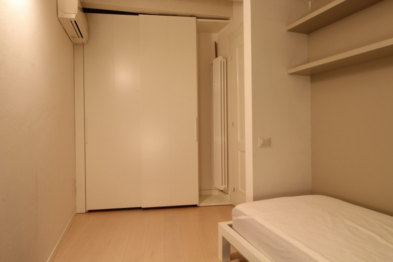 UBICAZIONE E CONTESTO

Nel pieno centro storico di Vicenza, a pochi passi dalla Basilica Palladia...