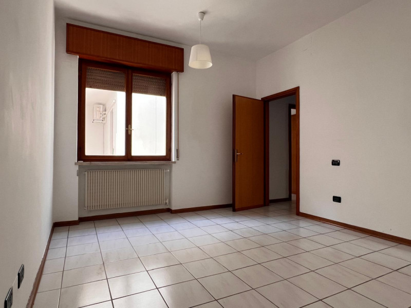 TRICAMERE CON TERRAZZA PANORAMICA DI 30MQ CON MAGNIFICA VISTA DUOMO

UBICAZIONE E CONTESTO

L'imm...