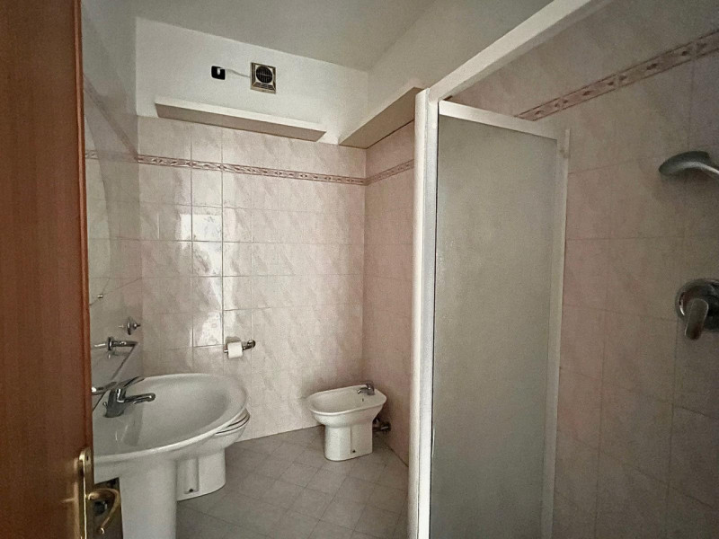 TRICAMERE CON TERRAZZA PANORAMICA DI 30MQ CON MAGNIFICA VISTA DUOMO

UBICAZIONE E CONTESTO

L'imm...