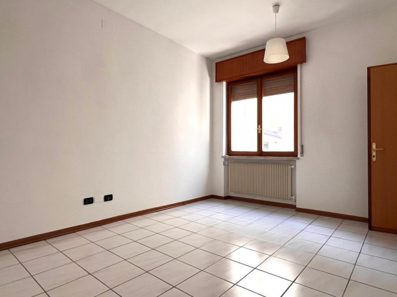 TRICAMERE CON TERRAZZA PANORAMICA DI 30MQ CON MAGNIFICA VISTA DUOMO

UBICAZIONE E CONTESTO

L'imm...