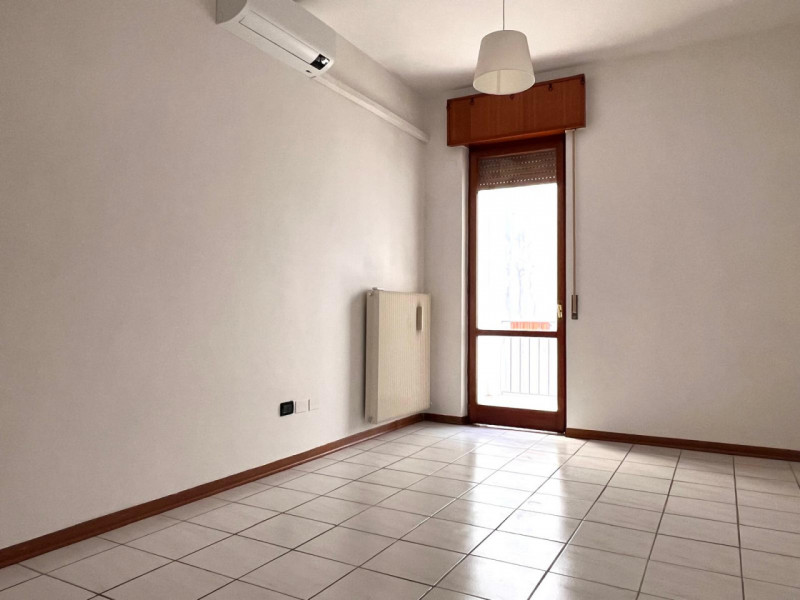 TRICAMERE CON TERRAZZA PANORAMICA DI 30MQ CON MAGNIFICA VISTA DUOMO

UBICAZIONE E CONTESTO

L'imm...