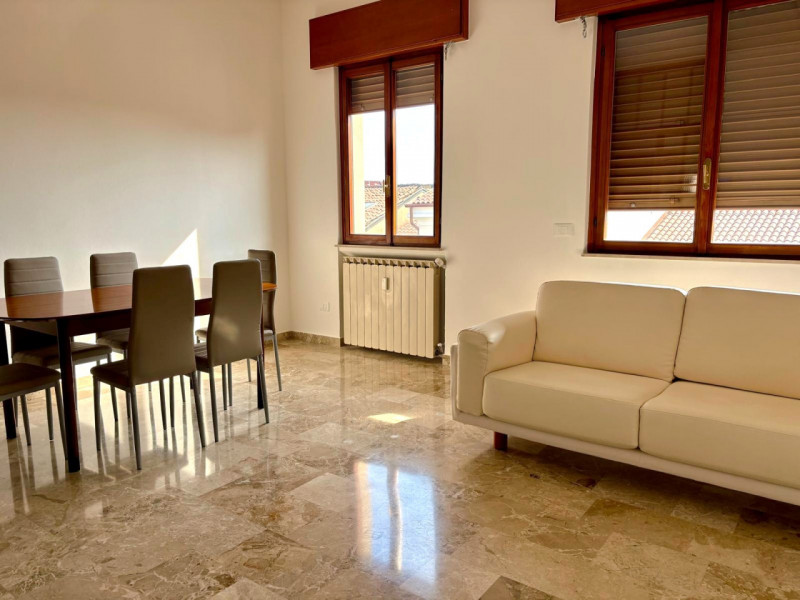 UBICAZIONE E CONTESTO
L’immobile è situato in una posizione strategica, nelle immediate vicinanze...