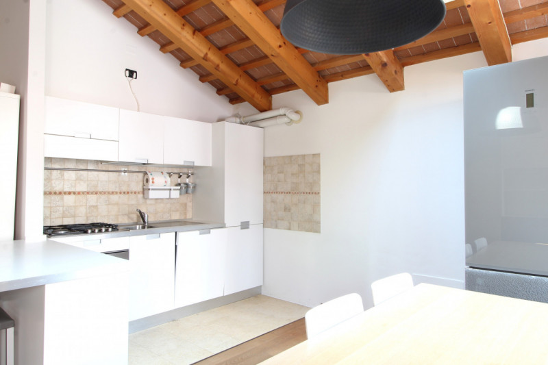 UBICAZIONE E CONTESTO

Nel cuore del centro storico, a pochi passi dalla prestigiosa Piazza dei S...